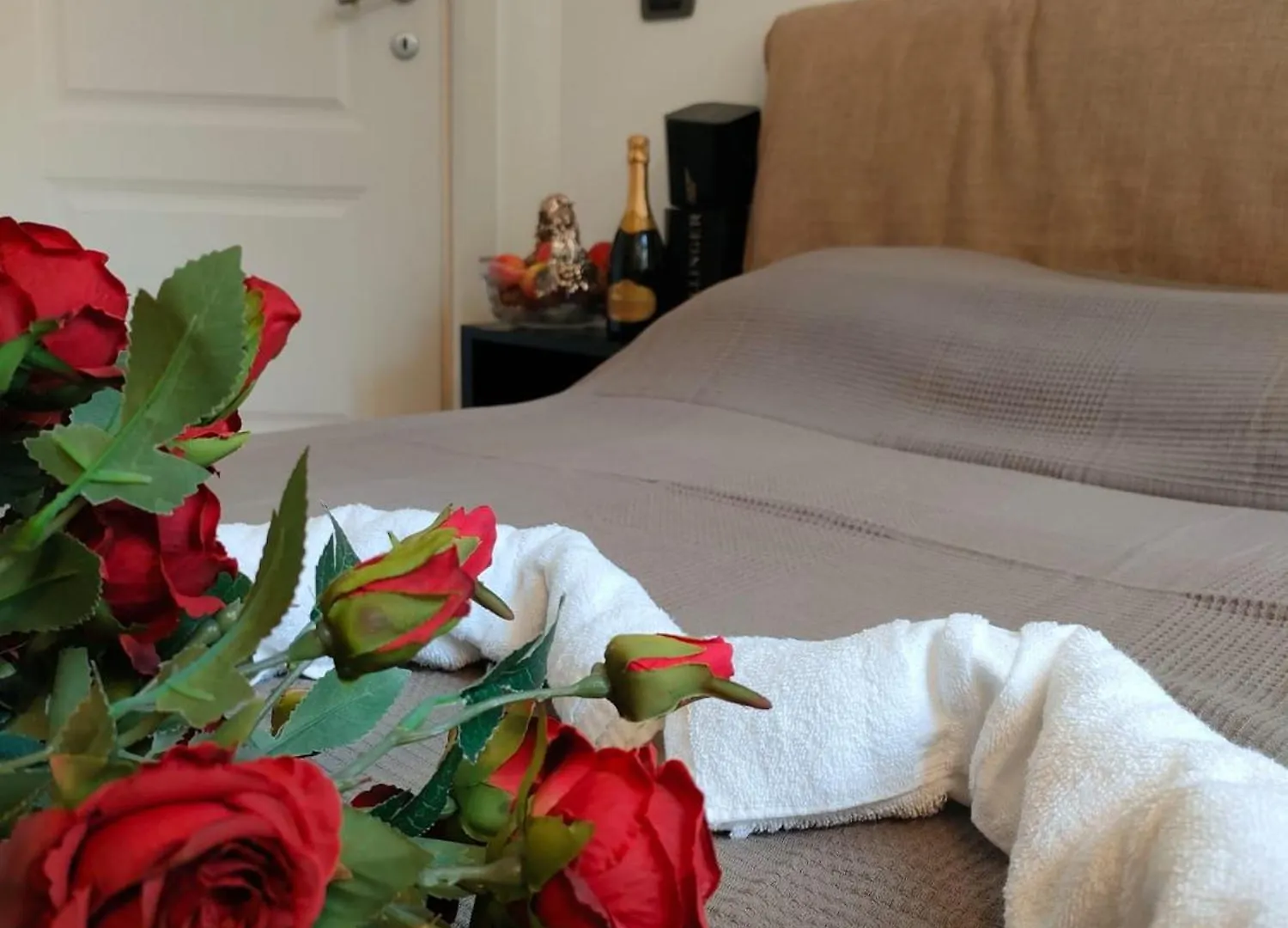 Esclusive & Elegant Loft, Duomo 10 Minutes Apartment Milan 0*,  Italy