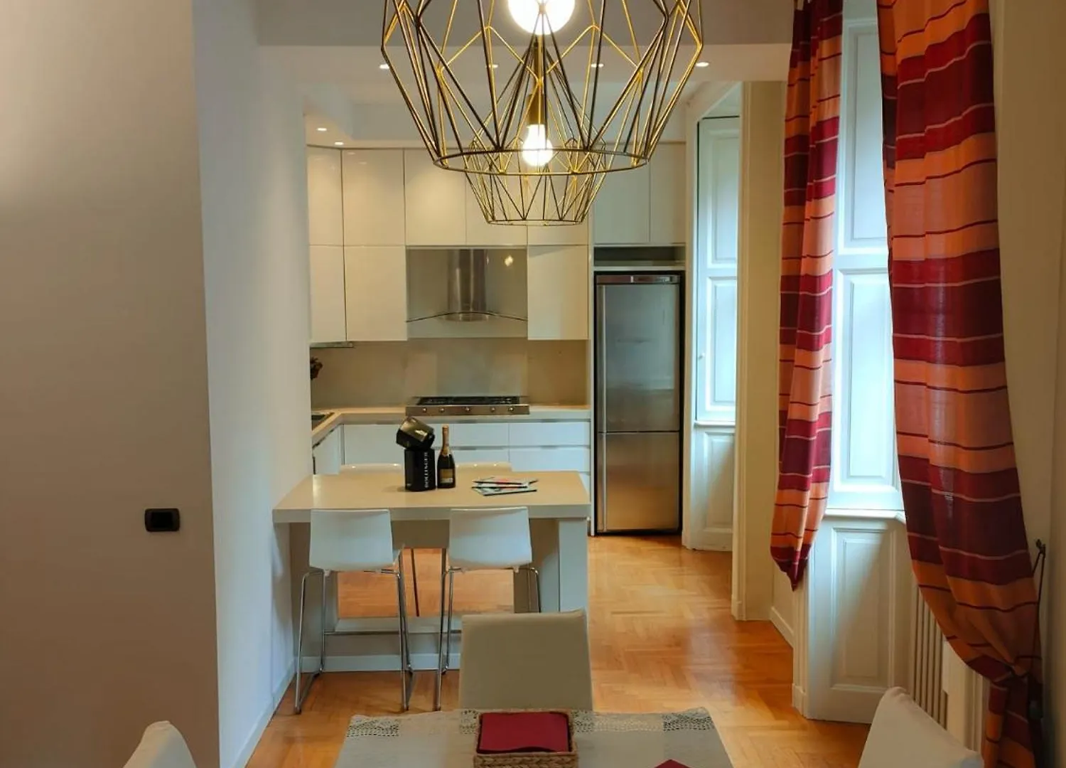 Esclusive & Elegant Loft, Duomo 10 Minutes Apartment Milan Italy