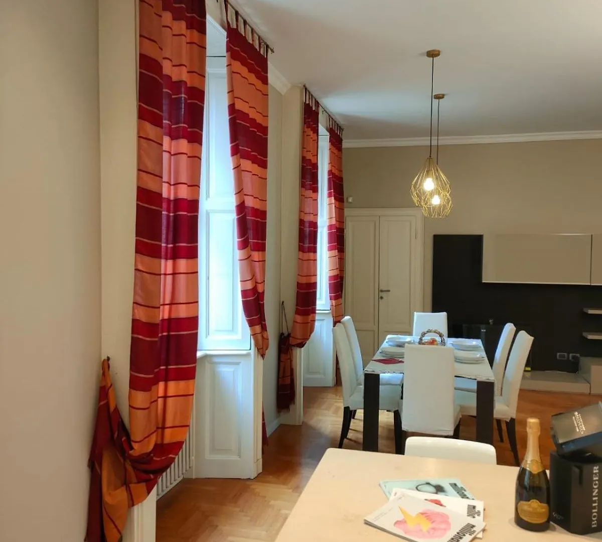 Esclusive & Elegant Loft, Duomo 10 Minutes Apartment Milan