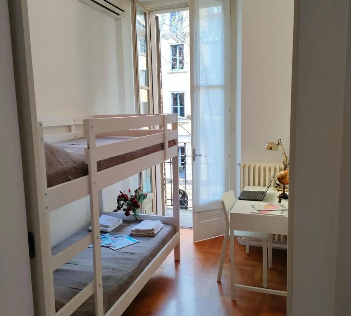 Esclusive & Elegant Loft, Duomo 10 Minutes Apartment Milan