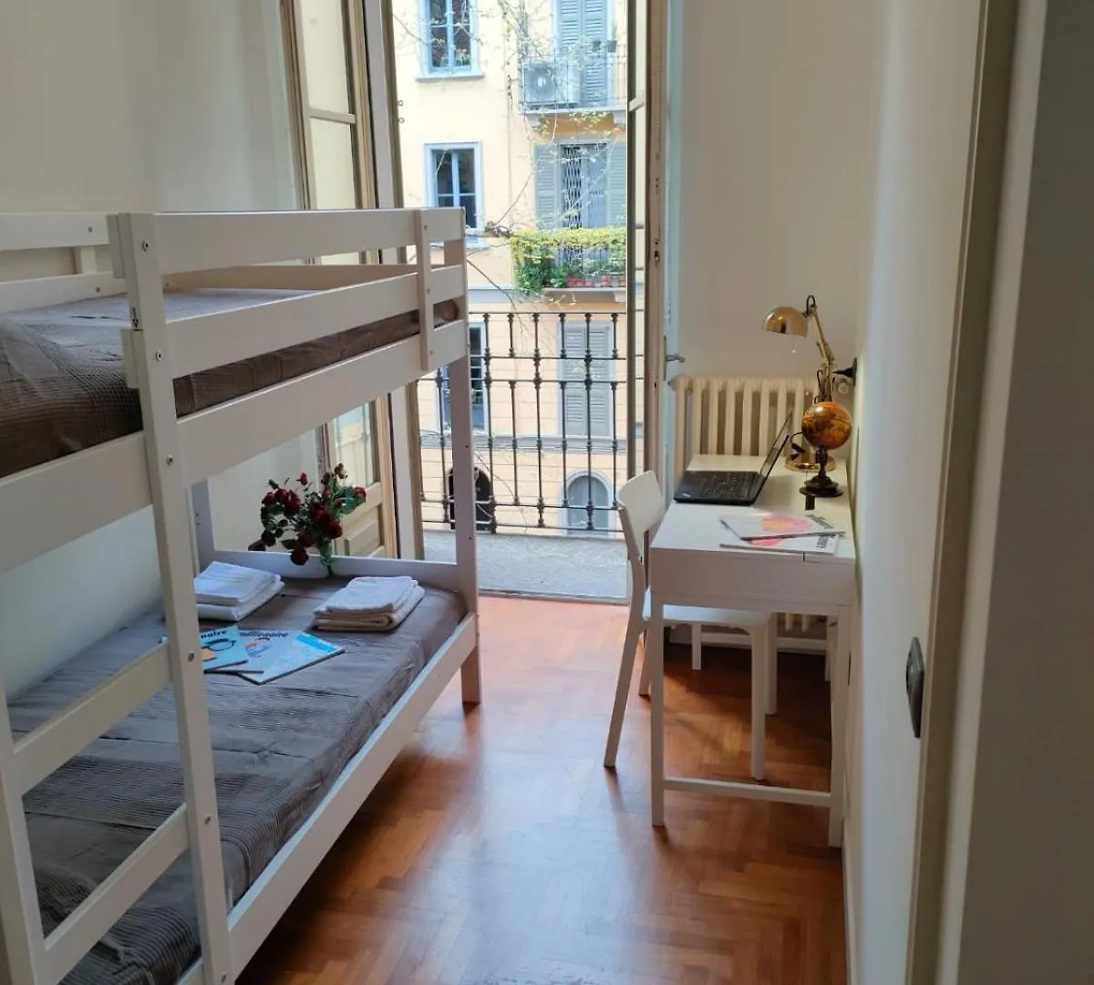 Esclusive & Elegant Loft, Duomo 10 Minutes Apartment Milan