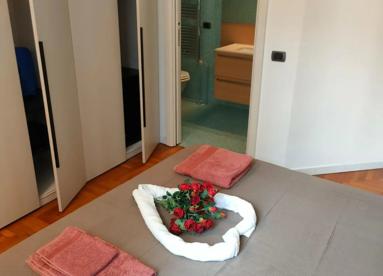 Esclusive & Elegant Loft, Duomo 10 Minutes Apartment Milan 0*,