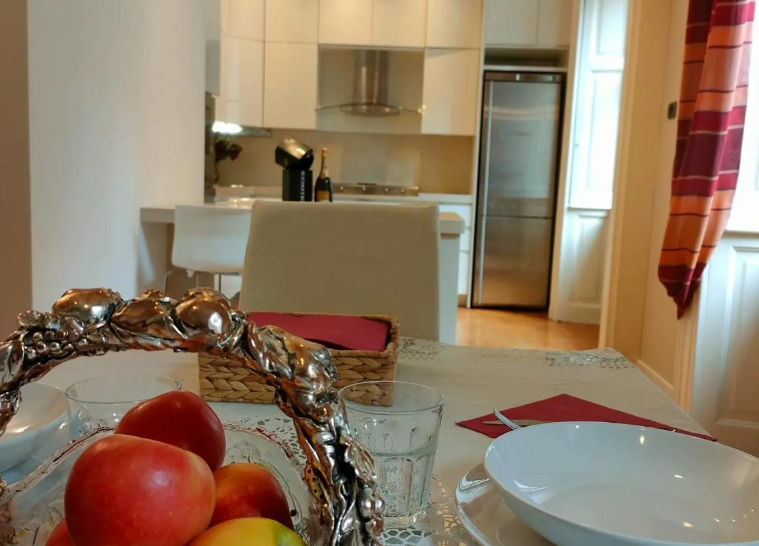 Esclusive & Elegant Loft, Duomo 10 Minutes Apartment Milan